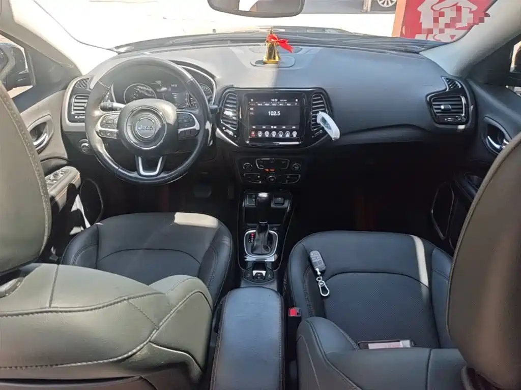 Jeep Compass 2019 — фото 10