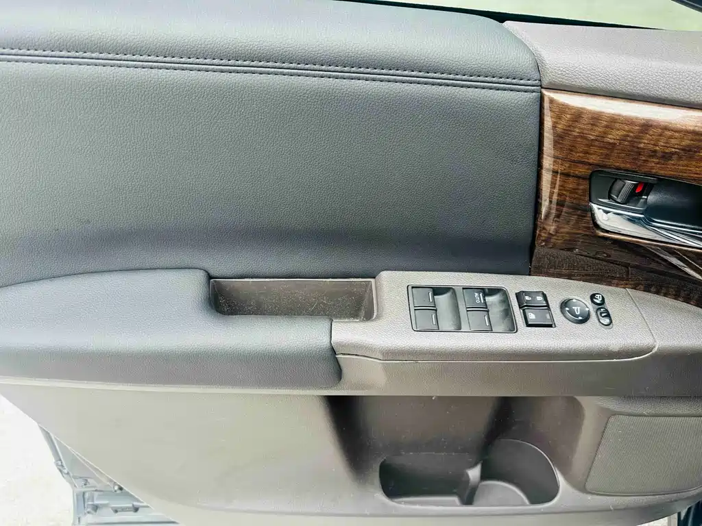 Honda Odyssey 2016 — фото 9