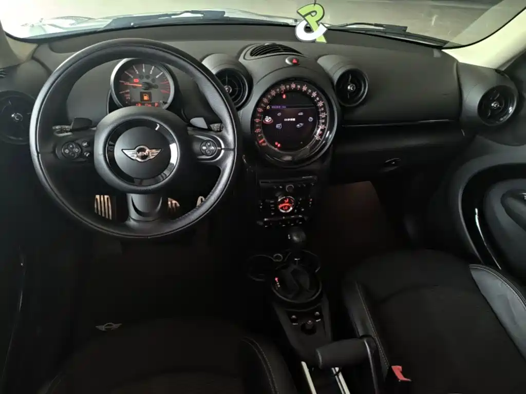 MINI Countryman 2015 — фото 10