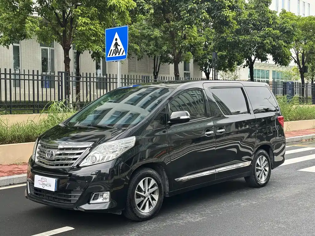 Toyota Alphard 2014