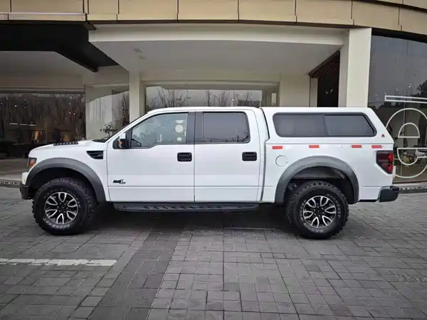Ford F-150 Raptor 2013