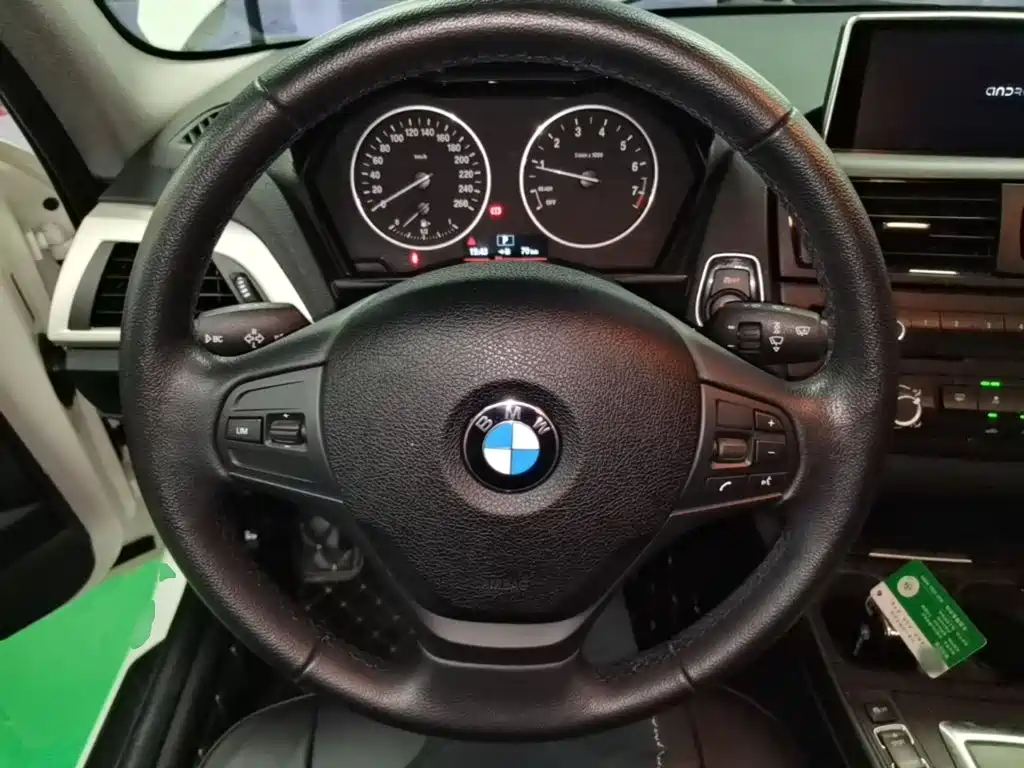 BMW 1 Series 2015 — фото 11
