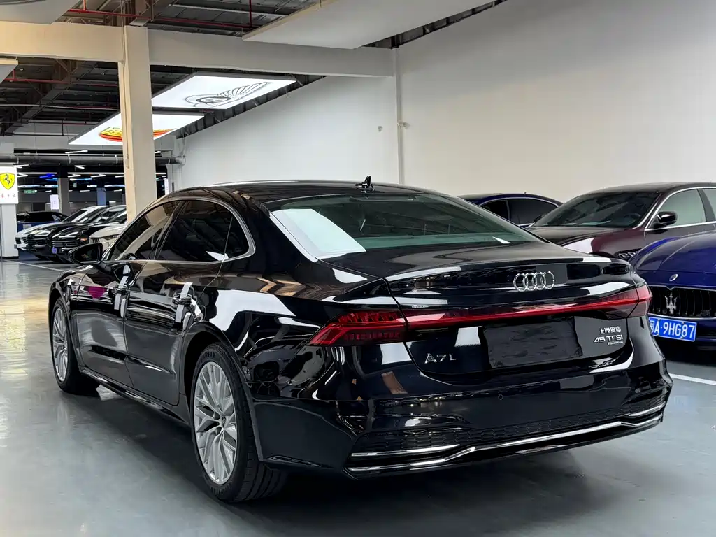 Audi A7L 2024 — фото 23