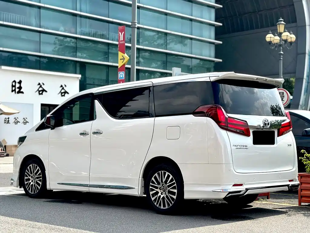 Toyota Alphard 2017 — фото 8