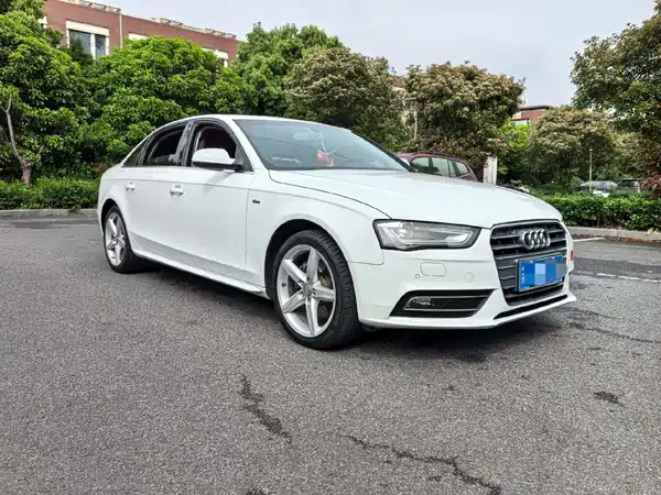 Audi A4L 2015