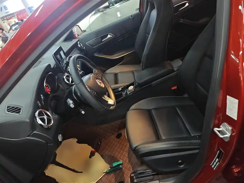 Mercedes-Benz GLA 2018 — фото 15