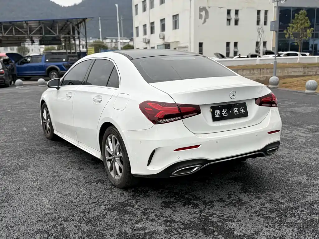 Mercedes-Benz A-Class 2022 — фото 9