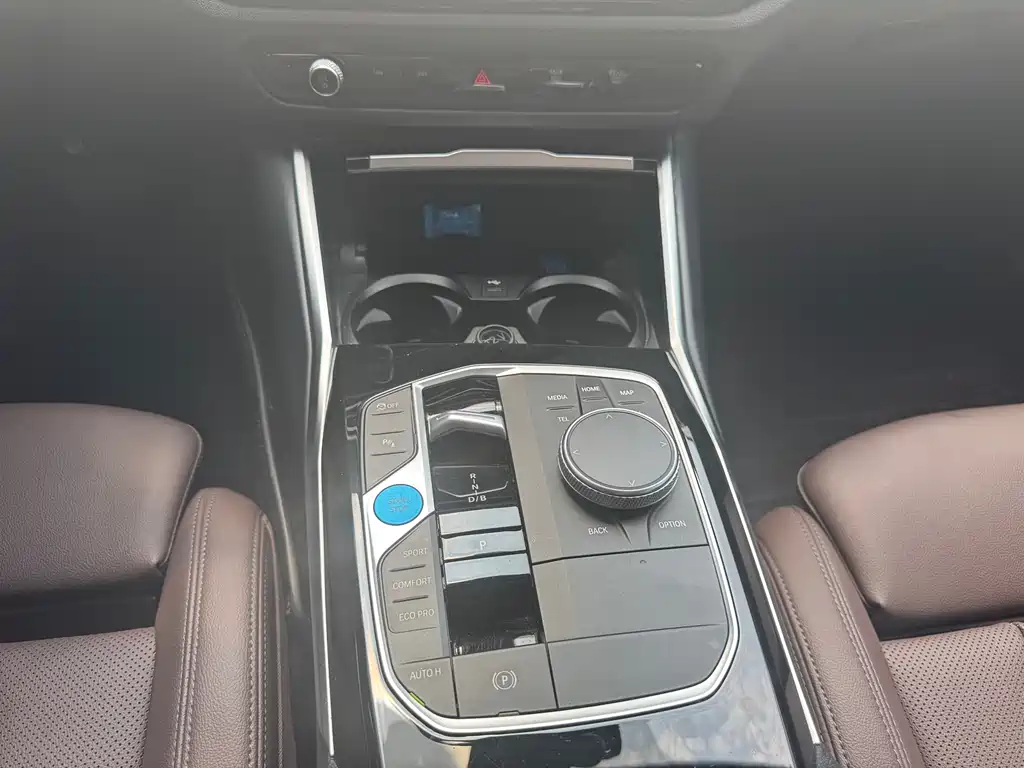 BMW i3 2023 — фото 9
