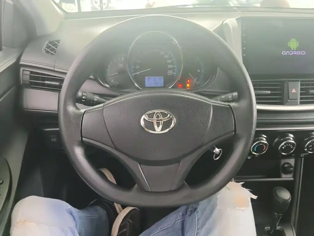 Toyota Yaris L 2019 — фото 11