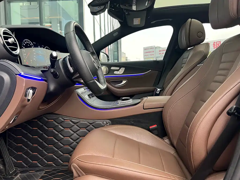 Mercedes-Benz E-Class 2023 — фото 10