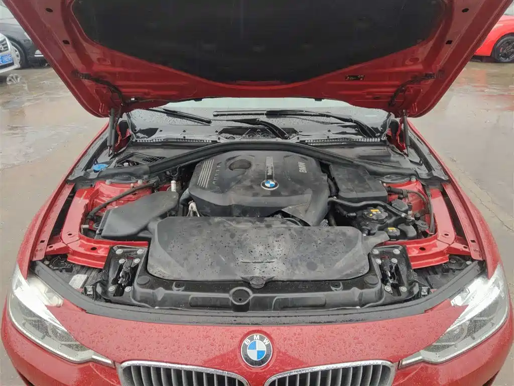 BMW 3 Series 2018 — фото 20