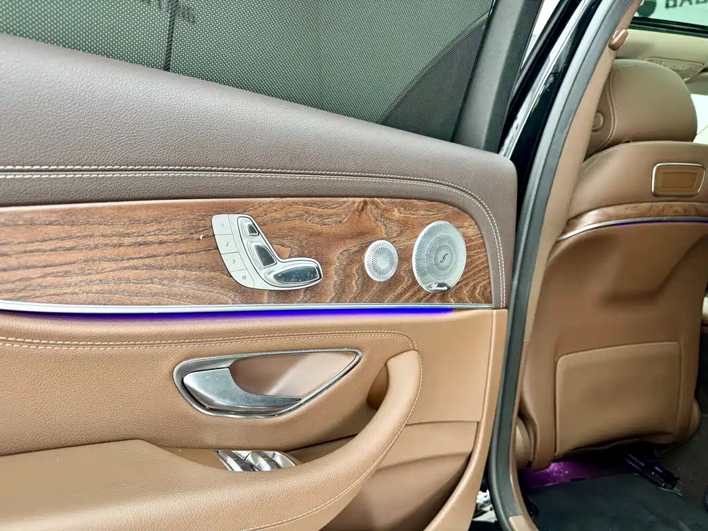 Mercedes-Benz E-Class 2020 — фото 13