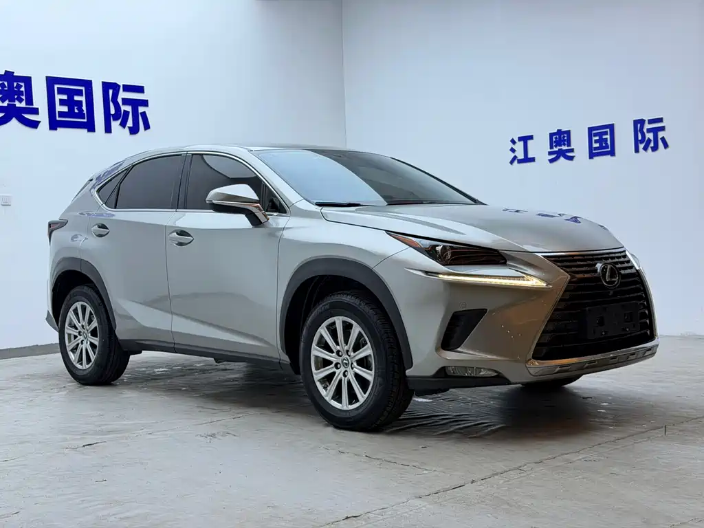Lexus NX 2021