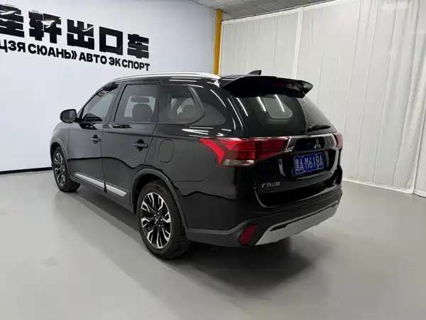 Mitsubishi Outlander 2021