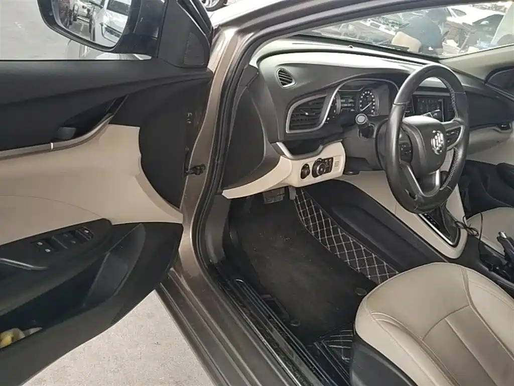 Buick Excelle 2019 — фото 16