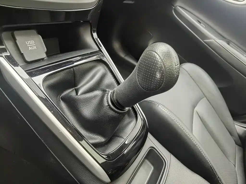 Nissan Sylphy 2017 — фото 13