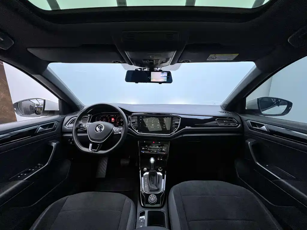 Volkswagen T-Roc 2022 — фото 11