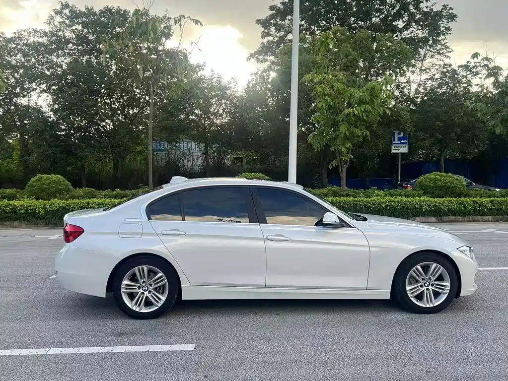 BMW 3 Series 2016 — фото 9