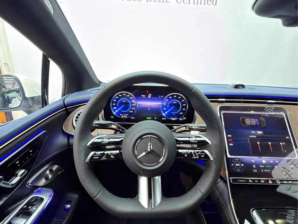 Mercedes-Benz EQE 2025 — фото 17