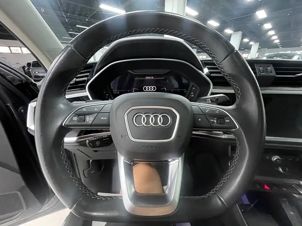 Audi Q3 2022 — фото 19