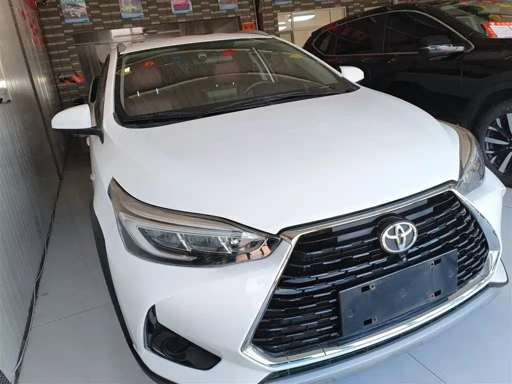 Toyota Yaris L 2022 — фото 4