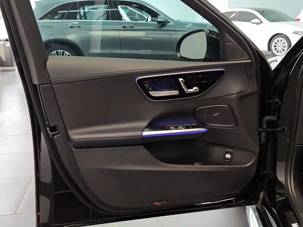Mercedes-Benz C-Class 2023