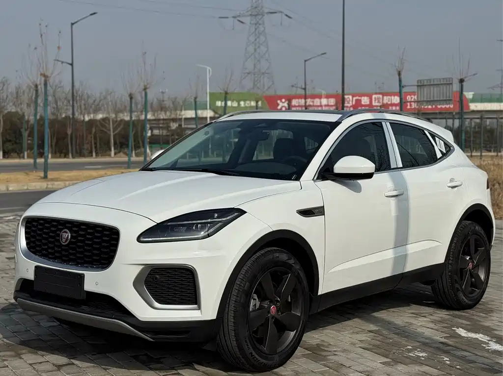 Jaguar E-PACE — фото 2