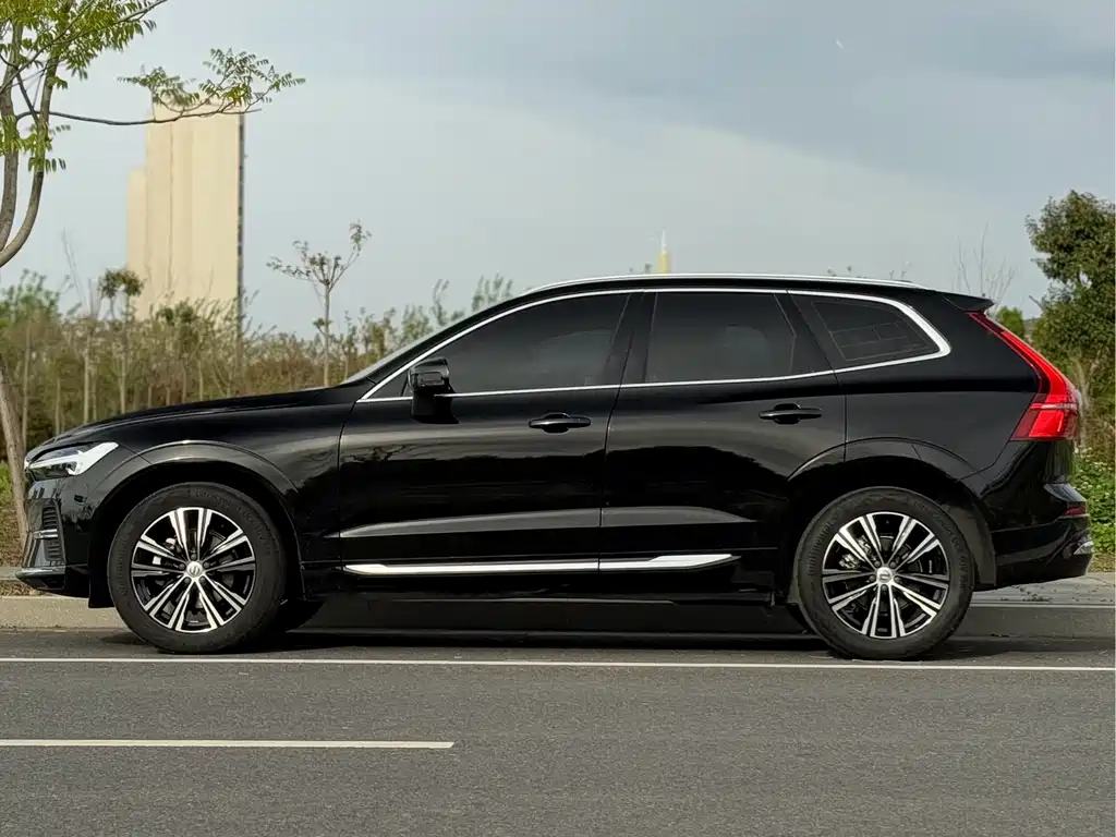 Volvo XC60 2021 — фото 4