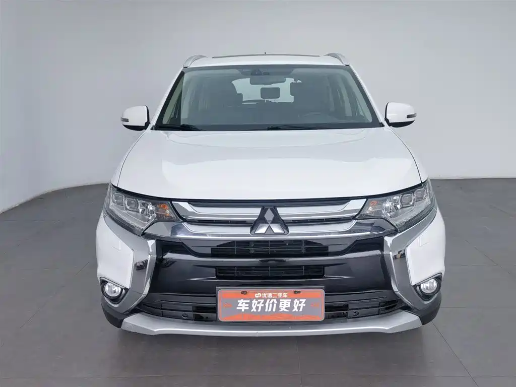 Mitsubishi Outlander 2016 — фото 3