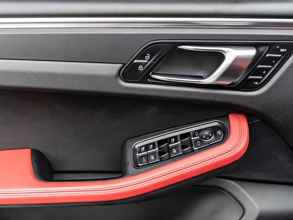 Porsche Macan 2019 — фото 15