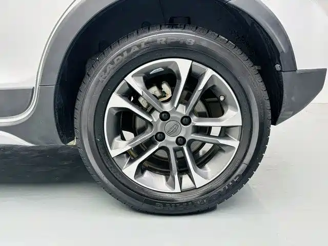 Geely Vision X3 2020 — фото 10