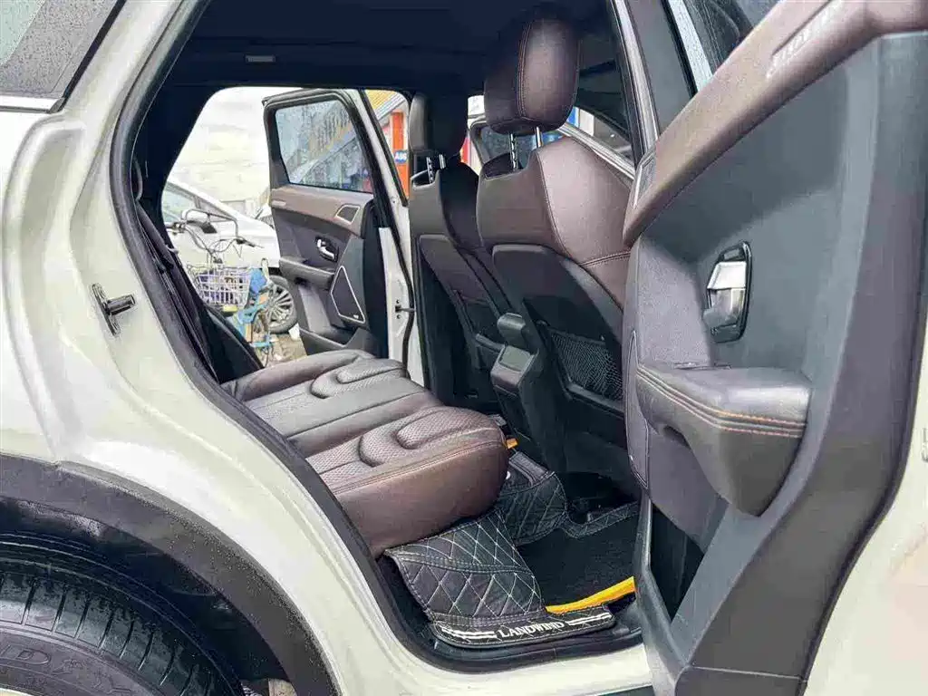 Landwind X7 2016 — фото 12