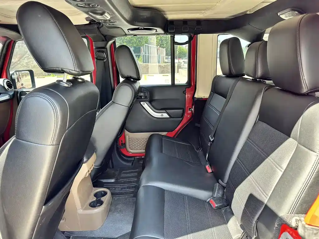 Jeep Wrangler 2012 — фото 4
