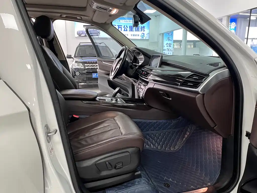 BMW X5 2018 — фото 11