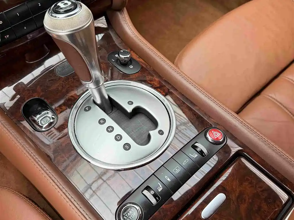 Bentley Flying Spur 2008 — фото 14