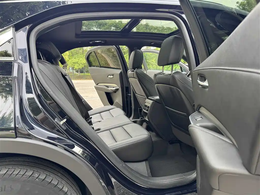 Cadillac XT4 2020 — фото 16