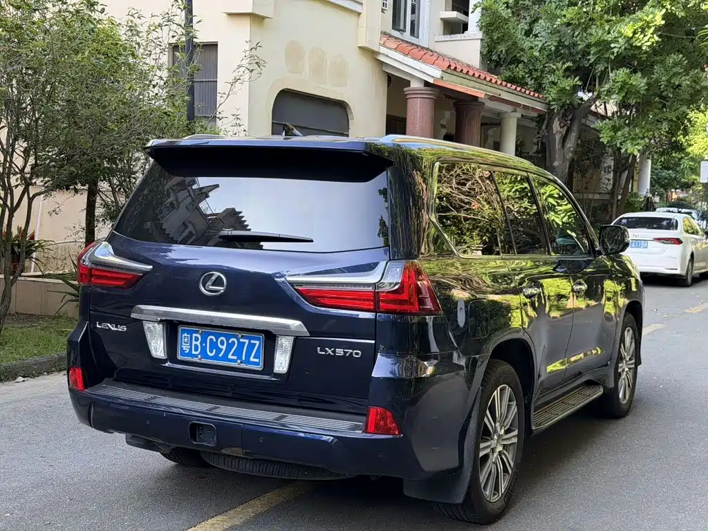 Lexus LX 2016