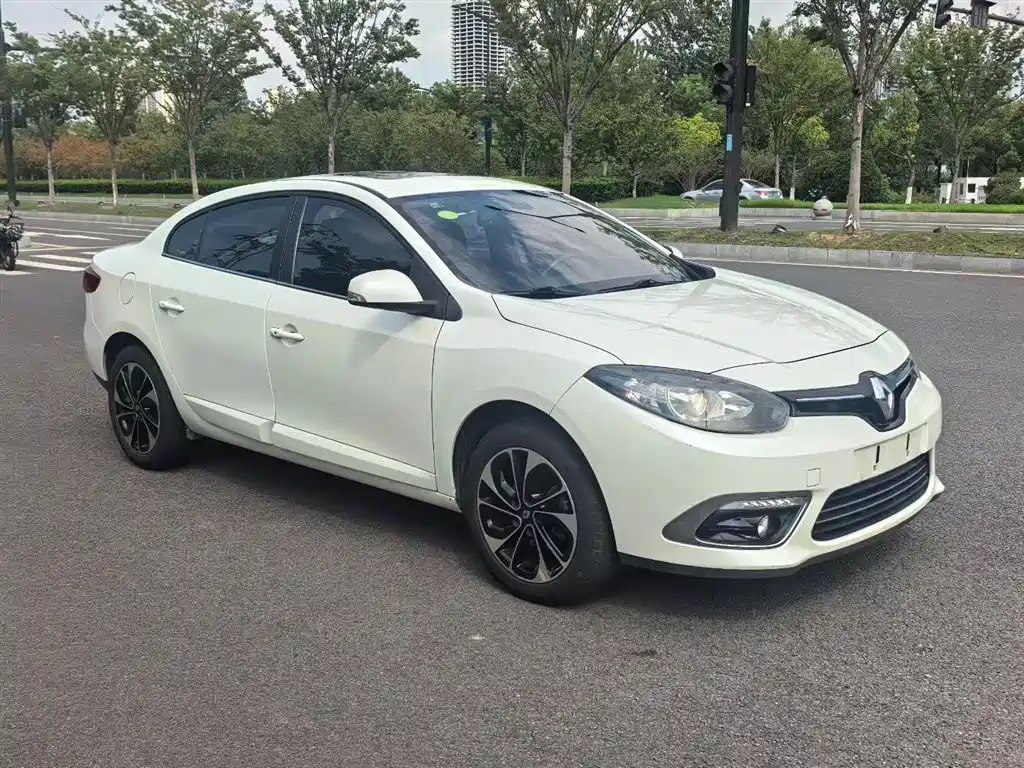 Renault Fluence 2016 — фото 7