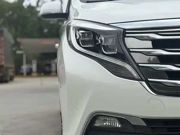 GAC Trumpchi M8 2018