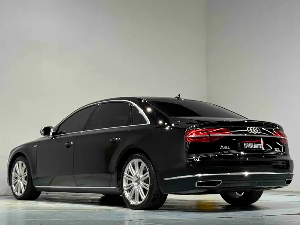 Audi A8 2016 — фото 21
