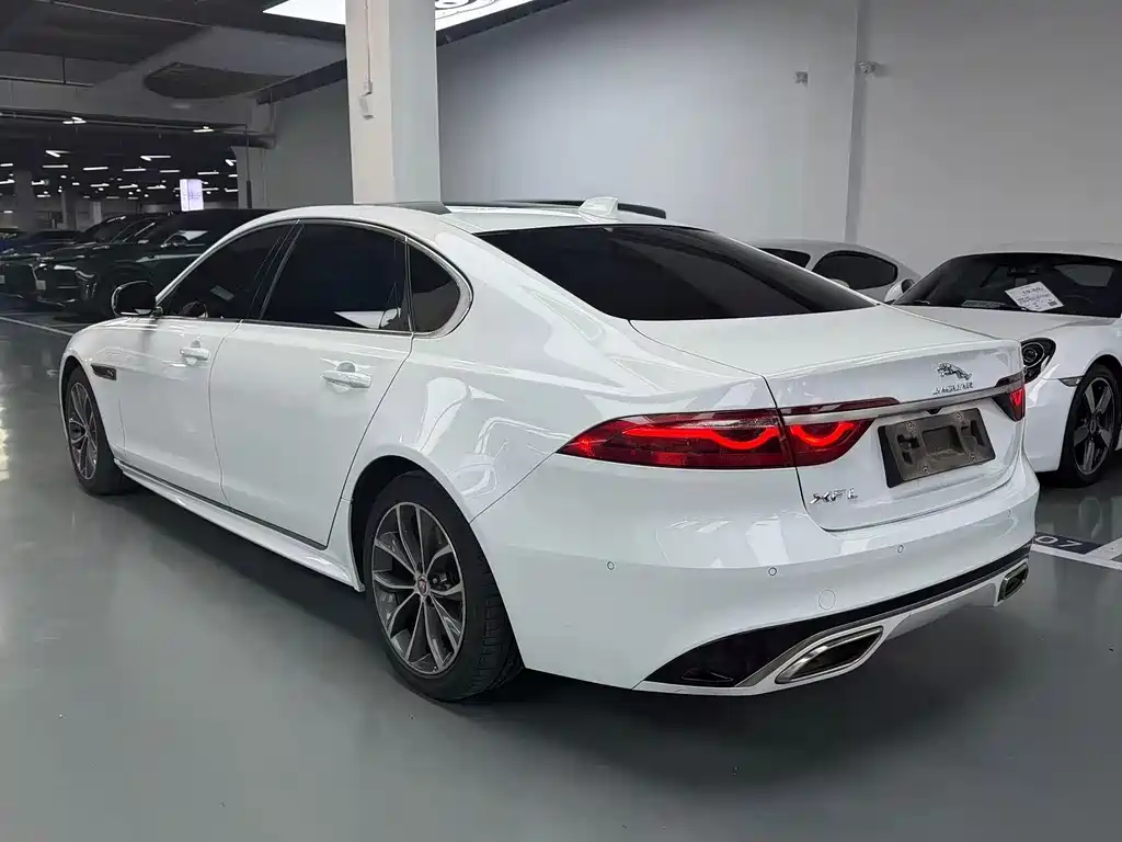 Jaguar XFL 2021 — фото 10