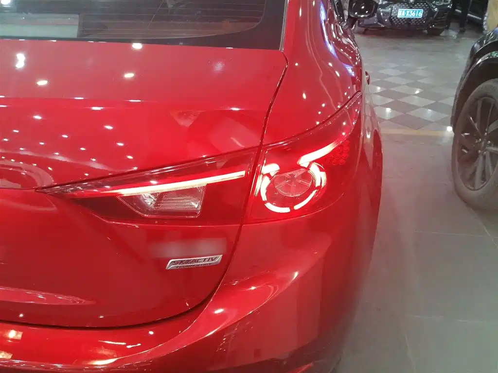Mazda 3 Axela 2019 — фото 24