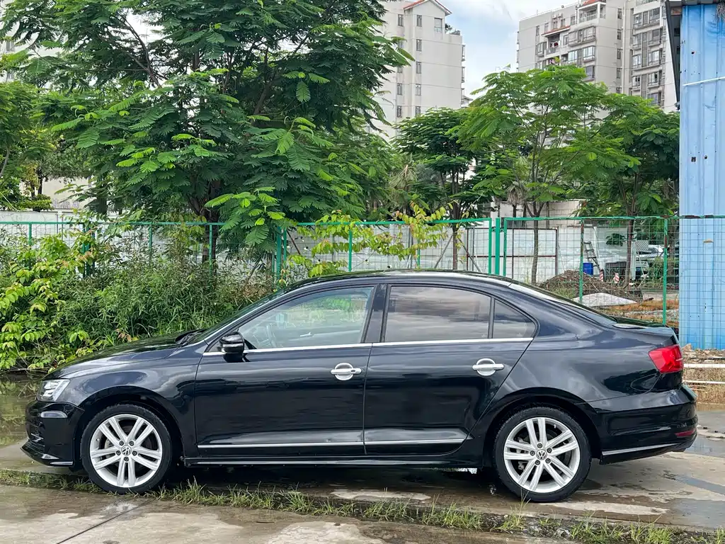 Volkswagen Sagitar 2018