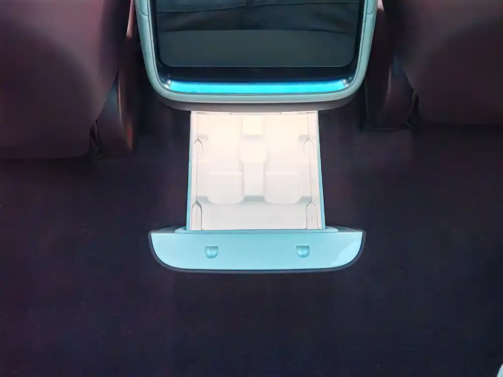 Xiaomi YU7 2025 — фото 9