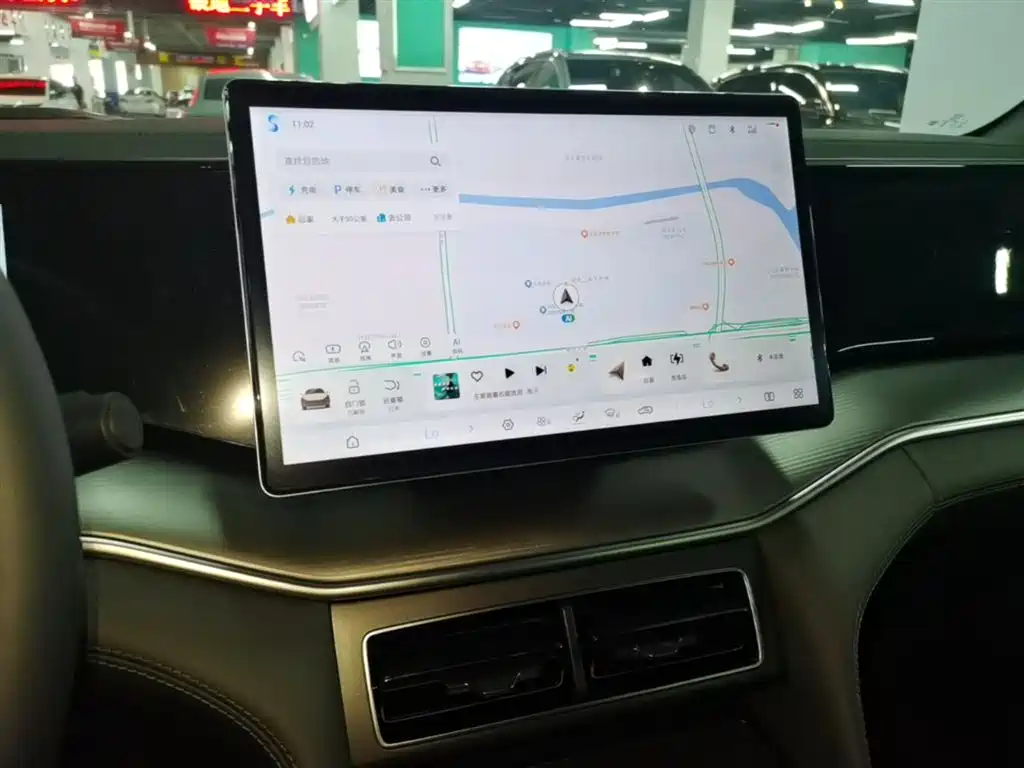 BYD L DM-i 2025 — фото 13