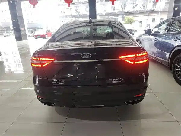Ford Taurus 2019