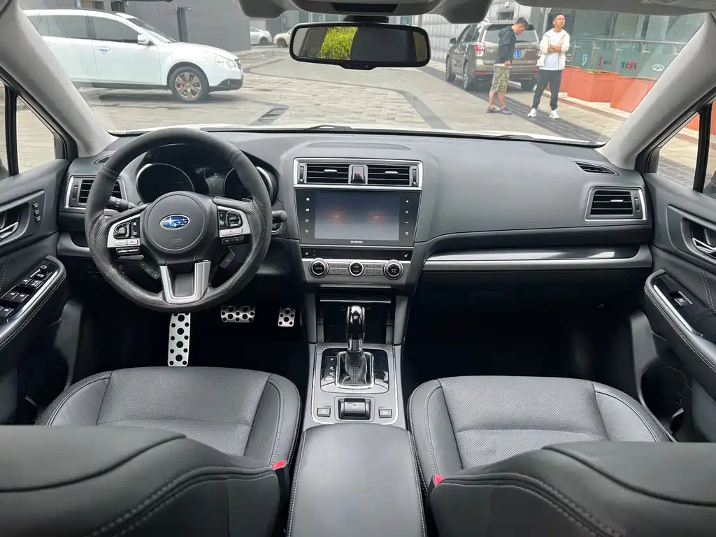 Subaru Outback 2017 — фото 5