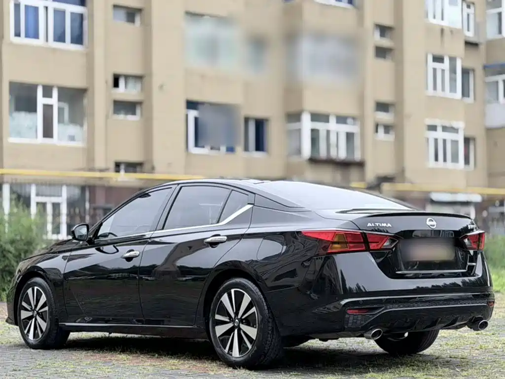 Nissan Teana 2022 — фото 11