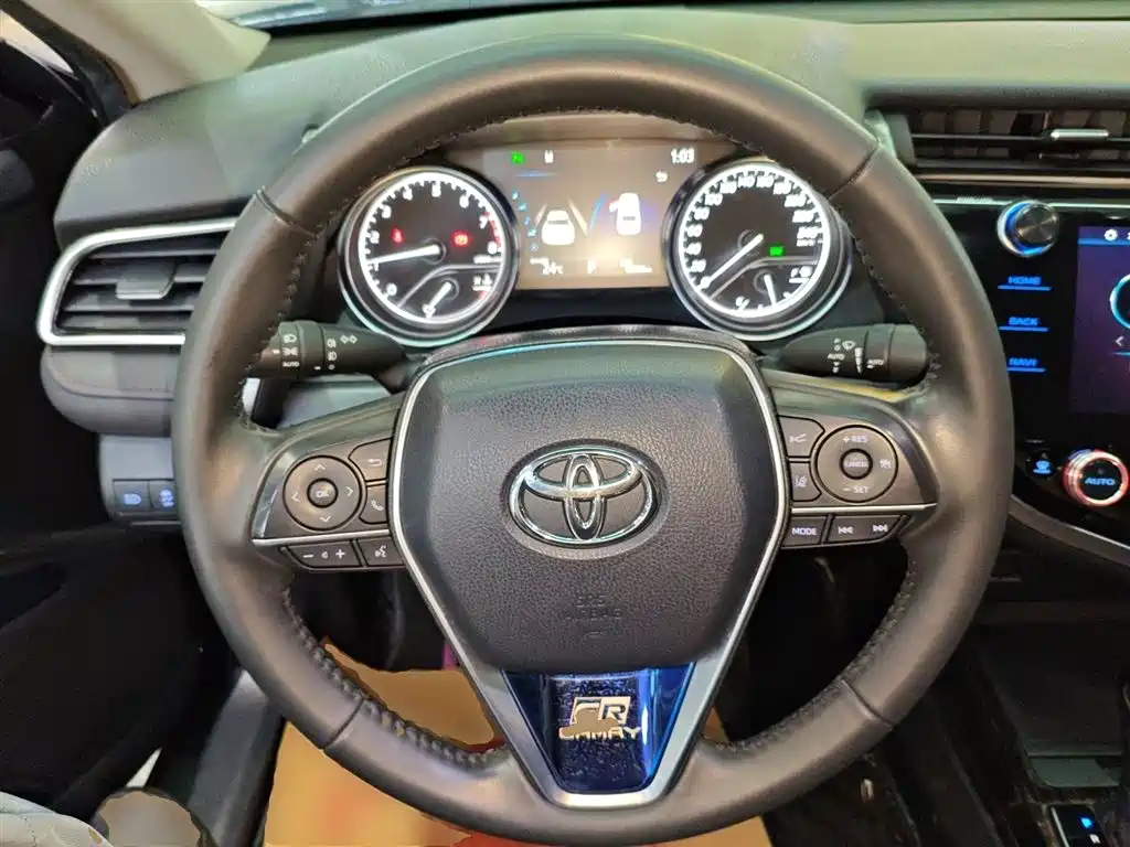 Toyota Camry 2020 — фото 11