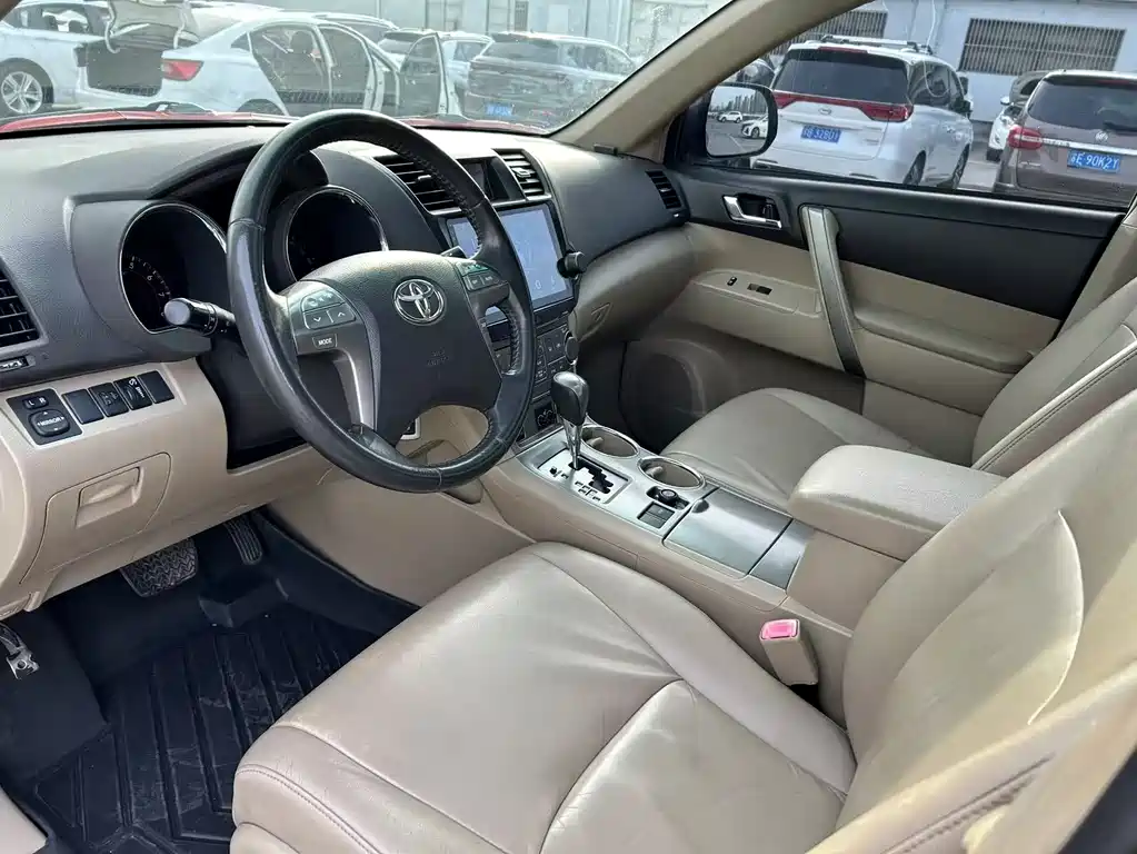 Toyota Highlander 2010 — фото 13